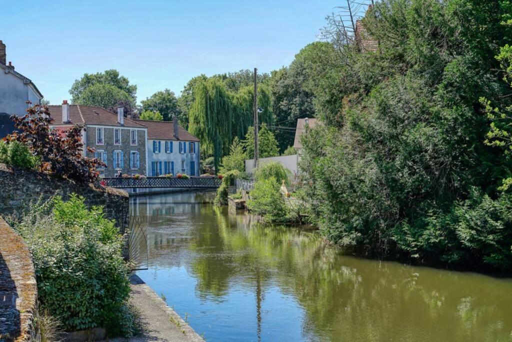 Studio Charmant Au Coeur Du Vieux Corbeil كورباي إيسون المظهر الخارجي الصورة